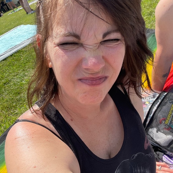 Michele 💜 - Picture 5 of 6